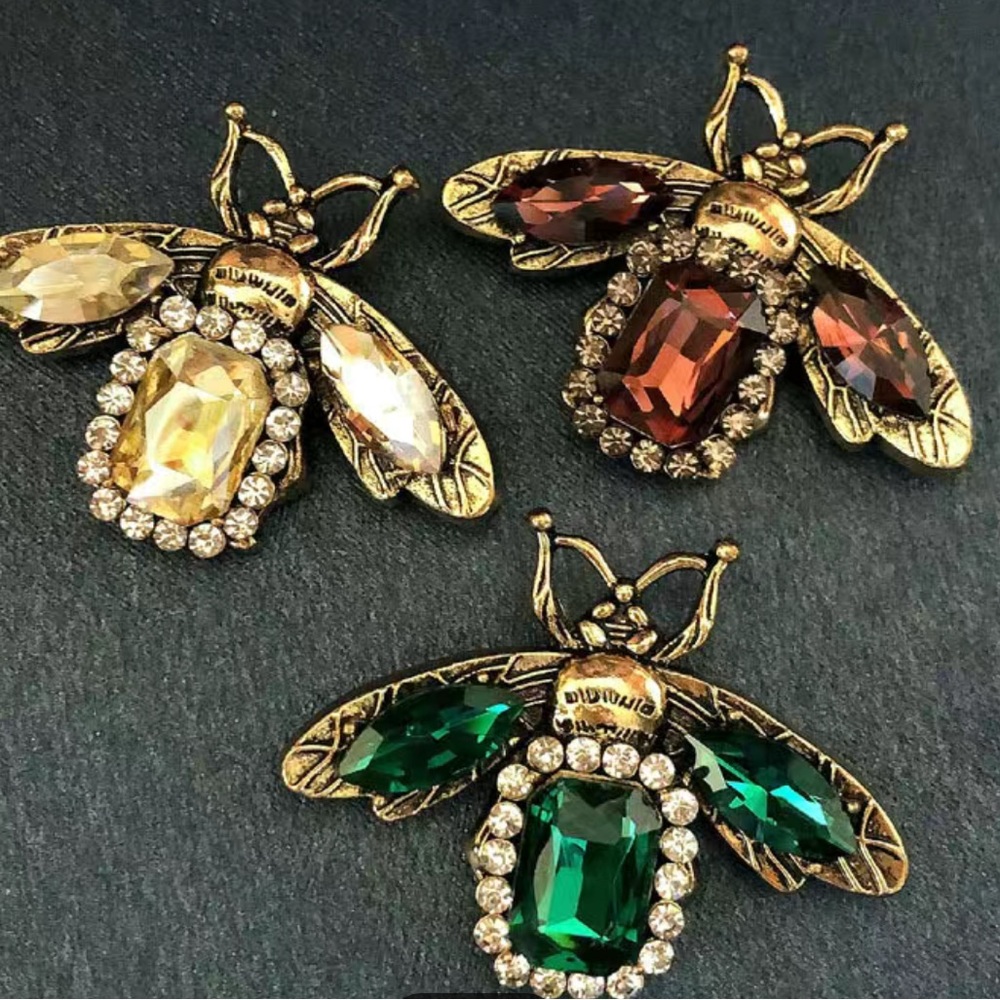 Stylish Crystal Rhinestone Bee Brooch Pin for Women and Girls
